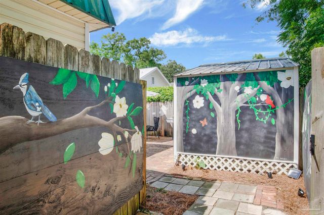 704 Bayshore Dr, Pensacola, FL 32507