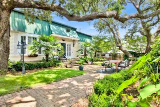 704 Bayshore Dr, Pensacola, FL 32507