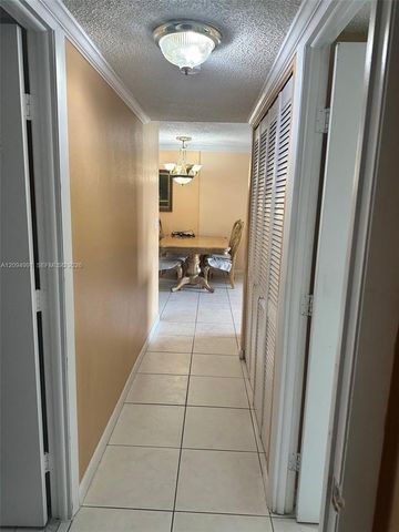 9360 Fontainebleau Boulevard 410, Miami, FL 33172