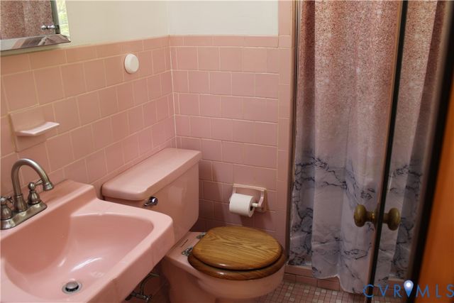 1400 Covington Rd, Colonial Heights, VA 23834