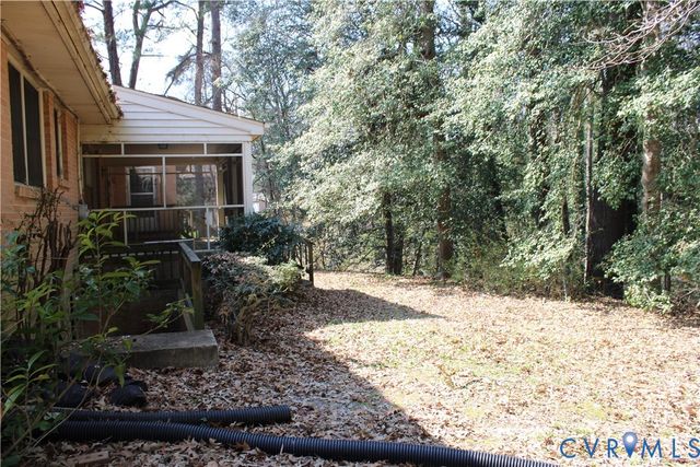 1400 Covington Rd, Colonial Heights, VA 23834