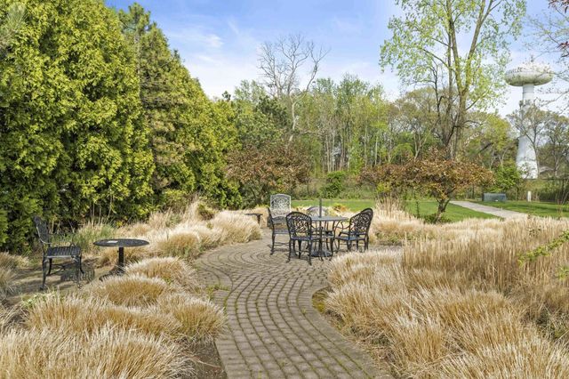 1725 Homan Drive 303, Schererville, IN 46375