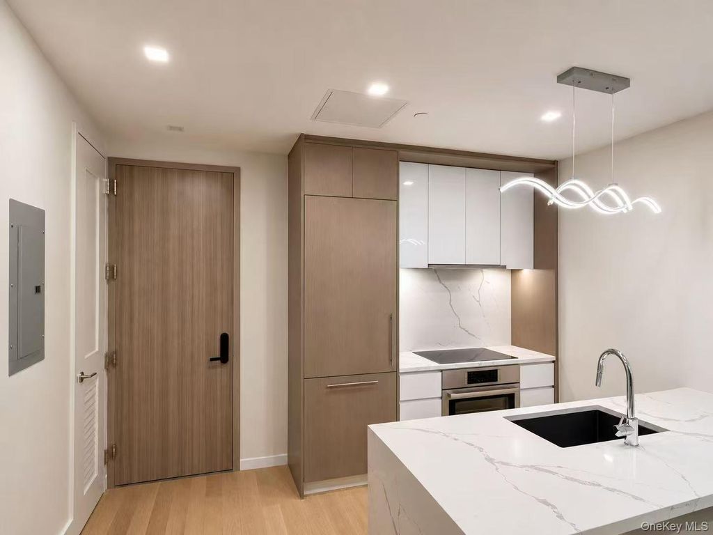 45-30 Pearson Street 15B, Long Island City, NY 11101 — exterior