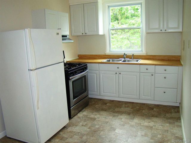 28 Vernon Terrace 2, Poughkeepsie, NY 12601