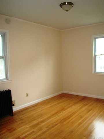 28 Vernon Terrace 2, Poughkeepsie, NY 12601