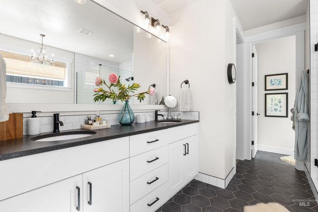 11447 N 20th Place, Boise, ID 83714