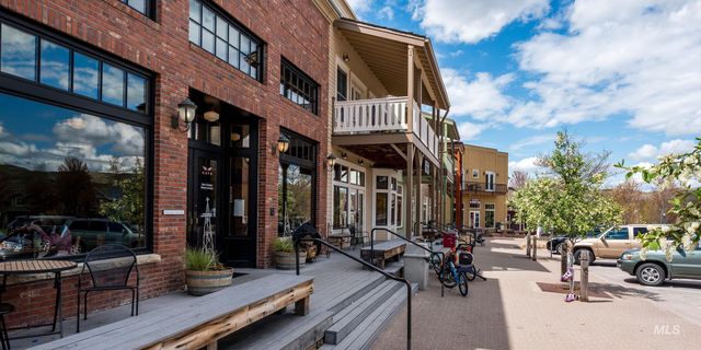 11447 N 20th Place, Boise, ID 83714