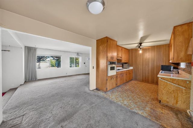 2100 Camino De Los Robles, Menlo Park, CA 94025