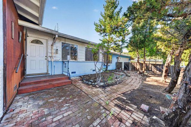 2100 Camino De Los Robles, Menlo Park, CA 94025