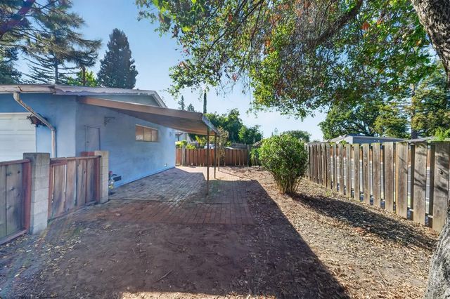 2100 Camino De Los Robles, Menlo Park, CA 94025