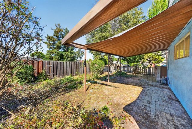 2100 Camino De Los Robles, Menlo Park, CA 94025