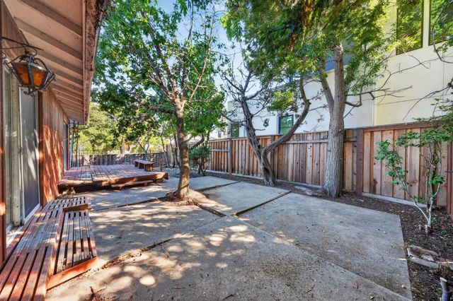 2100 Camino De Los Robles, Menlo Park, CA 94025