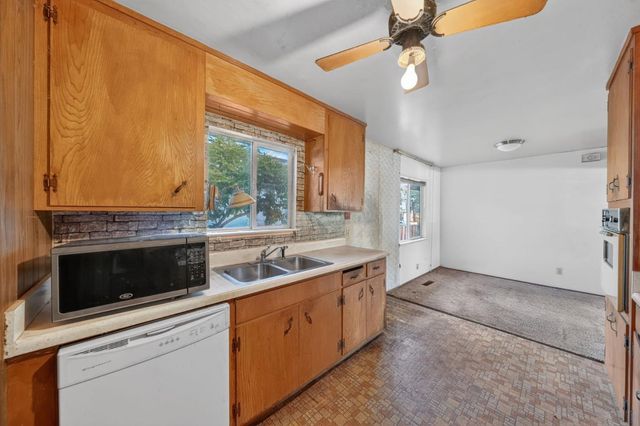 2100 Camino De Los Robles, Menlo Park, CA 94025