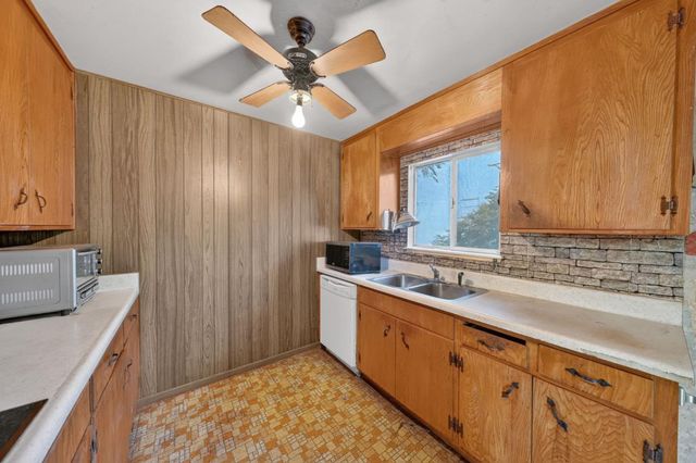 2100 Camino De Los Robles, Menlo Park, CA 94025