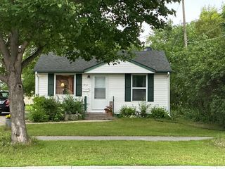 1912 N 6th Avenue N, Moorhead, MN 56560
