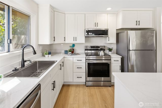 18526 16th Avenue NE, Shoreline, WA 98155