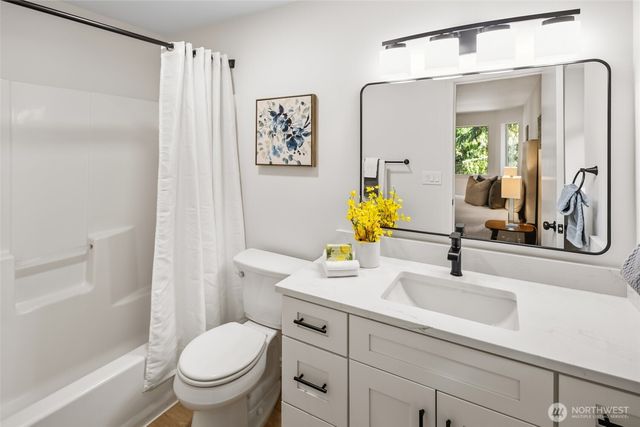 18526 16th Avenue NE, Shoreline, WA 98155