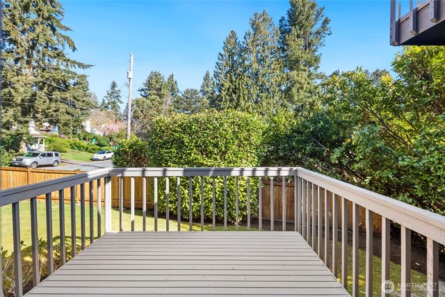 18526 16th Avenue NE, Shoreline, WA 98155