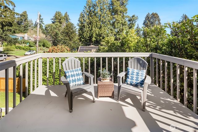 18526 16th Avenue NE, Shoreline, WA 98155