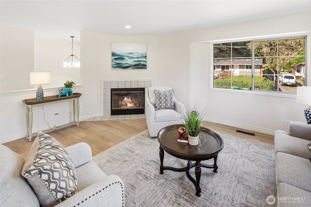 18526 16th Avenue NE, Shoreline, WA 98155