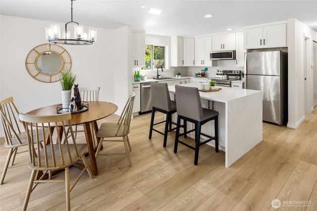 18526 16th Avenue NE, Shoreline, WA 98155