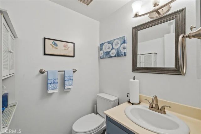16745 Vanowen, Los Angeles, CA 91406