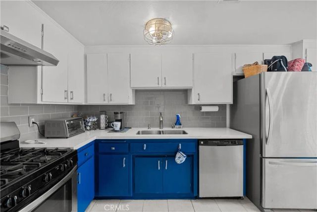 16745 Vanowen, Los Angeles, CA 91406