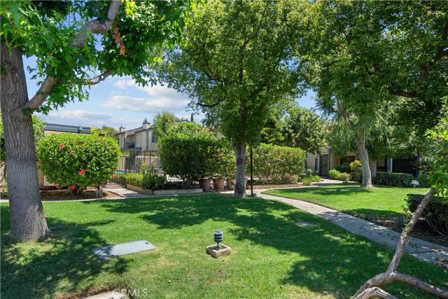 16745 Vanowen, Los Angeles, CA 91406