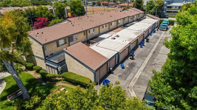 16745 Vanowen, Los Angeles, CA 91406