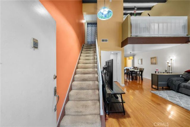 16745 Vanowen, Los Angeles, CA 91406