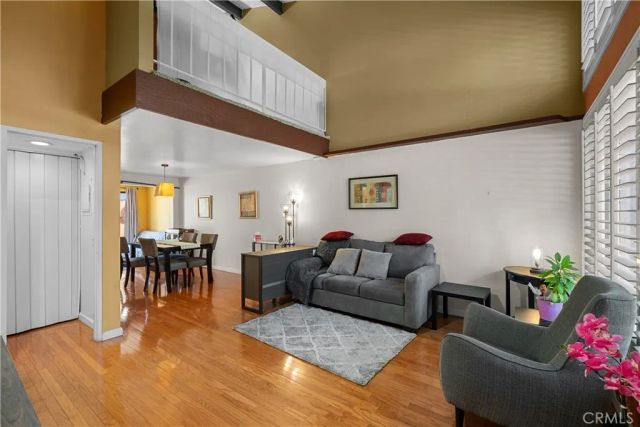 16745 Vanowen, Los Angeles, CA 91406