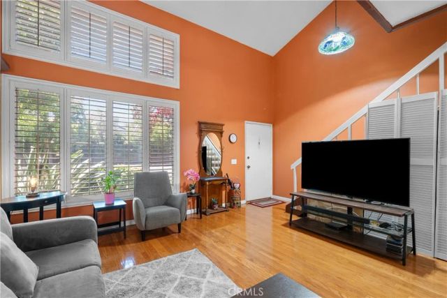 16745 Vanowen, Los Angeles, CA 91406