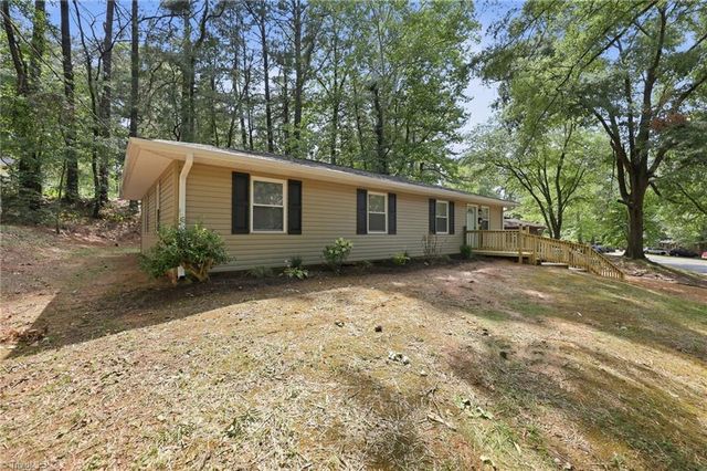 640 Amanda Place, Winston-salem, NC 27101