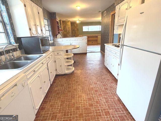 1303 Meadows Lane, Vidalia, GA 30474