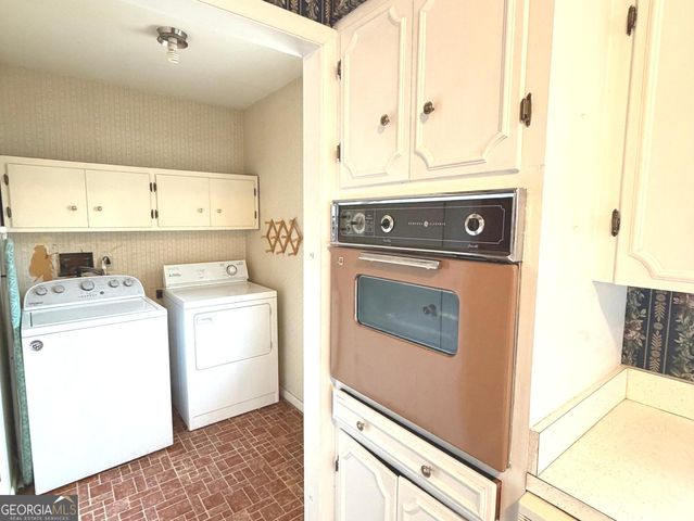 1303 Meadows Lane, Vidalia, GA 30474