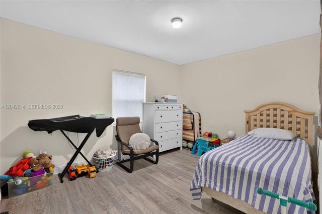 2446 Mckinley St, Hollywood, FL 33020