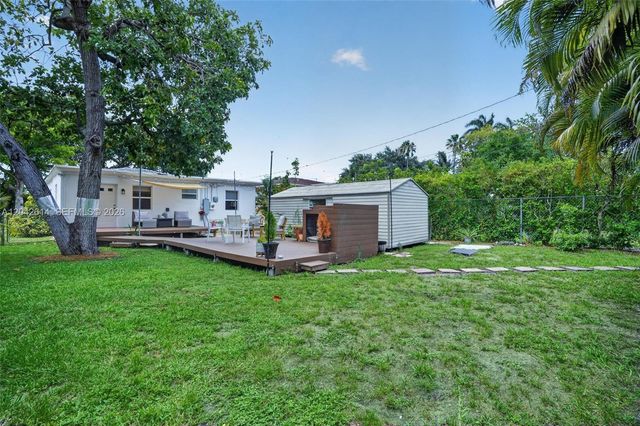 2446 Mckinley St, Hollywood, FL 33020