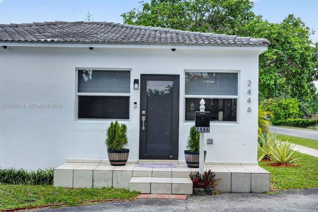 2446 Mckinley St, Hollywood, FL 33020