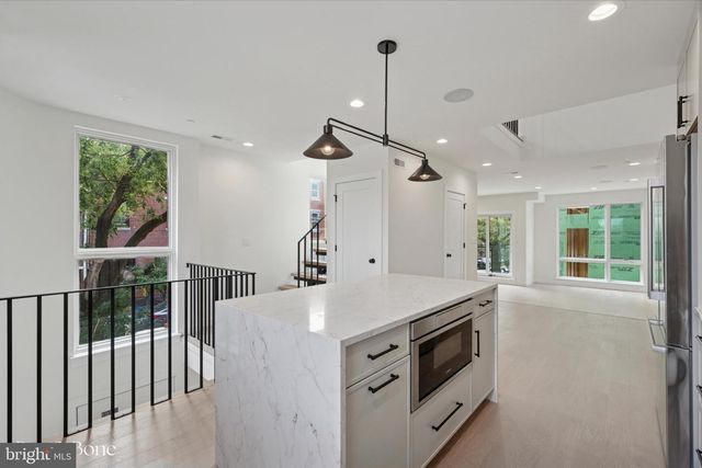 610 N BRENNA WALK, Philadelphia, PA 19123