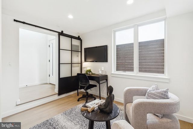 610 N BRENNA WALK, Philadelphia, PA 19123