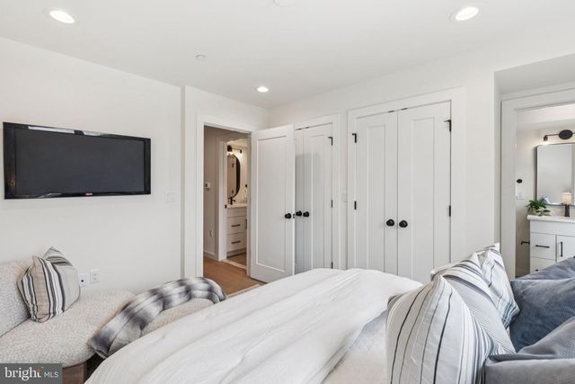 610 N BRENNA WALK, Philadelphia, PA 19123