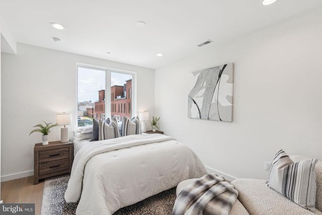 610 N BRENNA WALK, Philadelphia, PA 19123