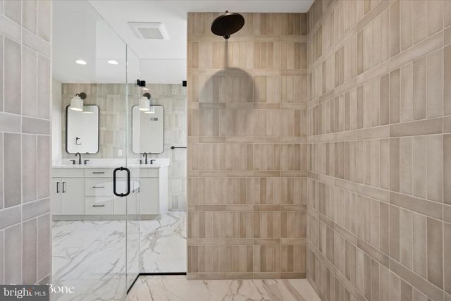 610 N BRENNA WALK, Philadelphia, PA 19123