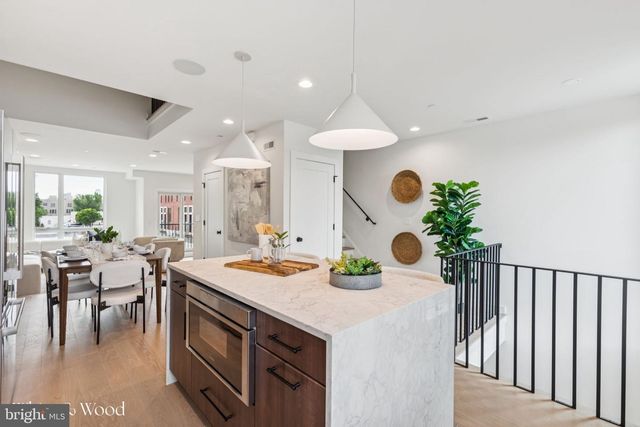 610 N BRENNA WALK, Philadelphia, PA 19123