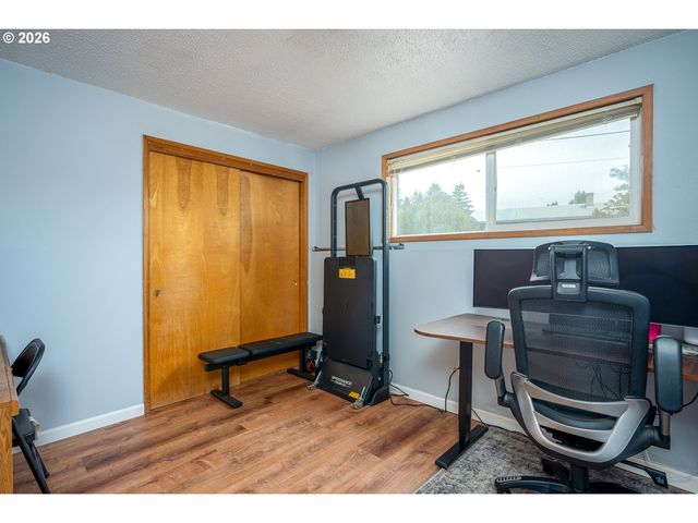 819 Se 136TH Ave, Portland, OR 97233
