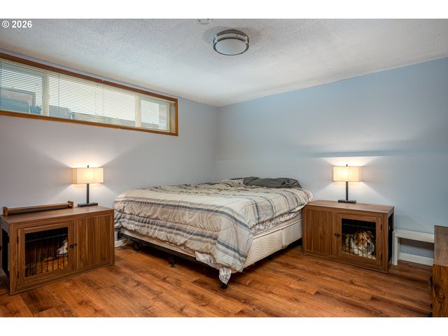819 Se 136TH Ave, Portland, OR 97233