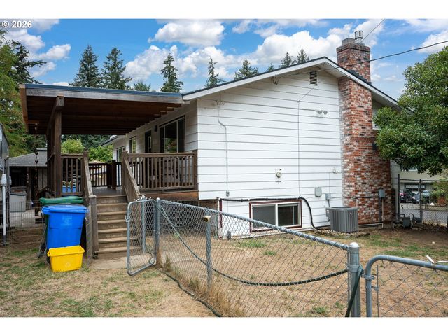 819 Se 136TH Ave, Portland, OR 97233