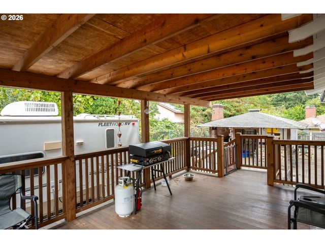 819 Se 136TH Ave, Portland, OR 97233