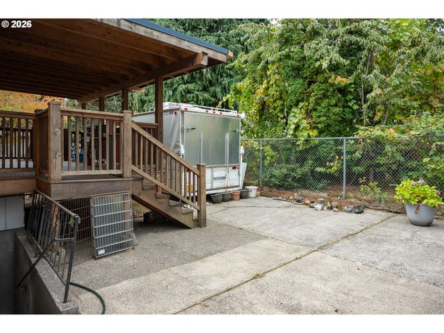 819 Se 136TH Ave, Portland, OR 97233