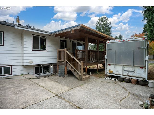 819 Se 136TH Ave, Portland, OR 97233